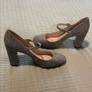 Louise et Cie Textured Gray Mary Jane Heels